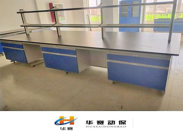 濰坊華賽生物科技有限公司實(shí)驗(yàn)臺安裝現(xiàn)場